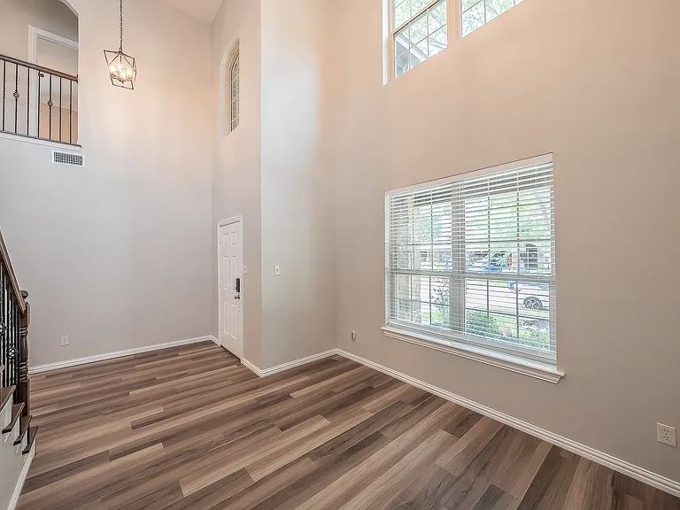 412 Hideaway Rd — Photo 3