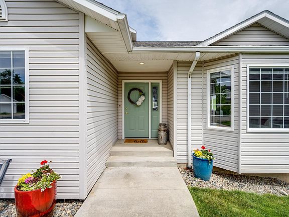 3rd image of 2520 NW Wallingford Ct