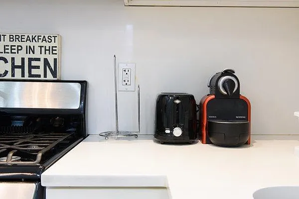 Rented by Finest Furnished LLC | media 44