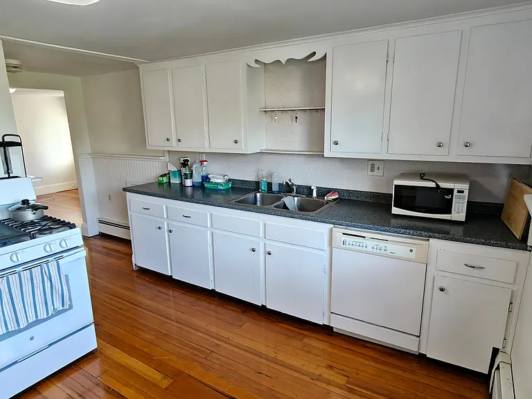 153 Governor St #3 — Photo 6
