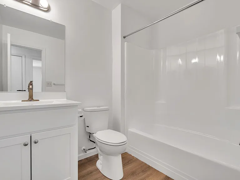 Amhurst III Apartments — Photo 6