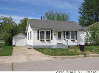 135 Catalpa Ln, Lebanon, MO 65536