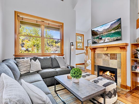 3rd image of 675 Deer Valley Dr #3