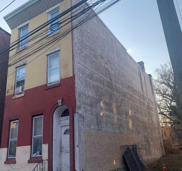 1st image of 1618 Willington St