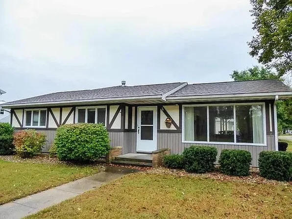 (undisclosed Address), Waverly, IA 50677