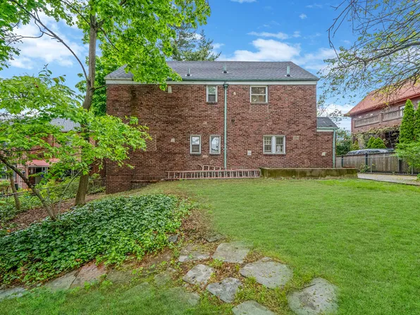 60-14 60th Avenue image 5 of 26