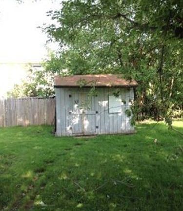 3rd image of 11 Windwood Ct