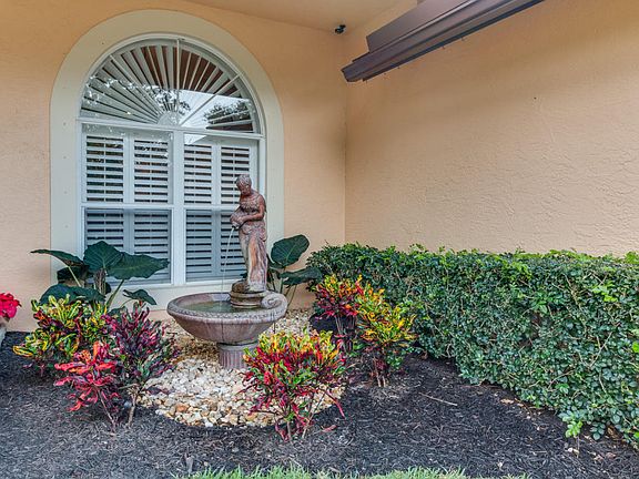 5th image of 4340 Caryota Dr