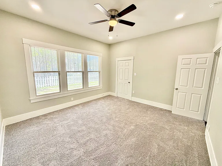 1201 E Lamar St — Photo 20