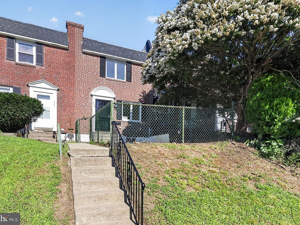 1st image of 740 Taylor Dr