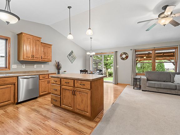 5th image of 1413 Bowen St