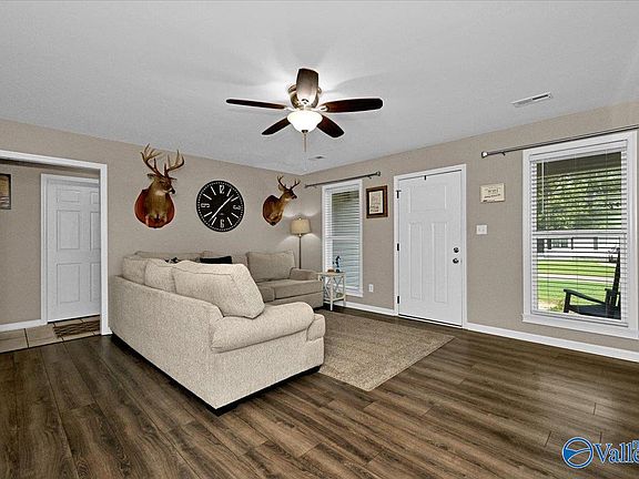 3rd image of 212 Lindsey Ln SW