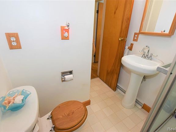 5th image of 4439 Mollwood Dr