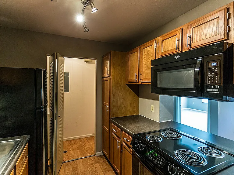 2 Bed, 2 Bath