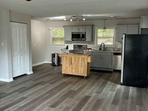 3rd image of 1008 Ancroft Ave