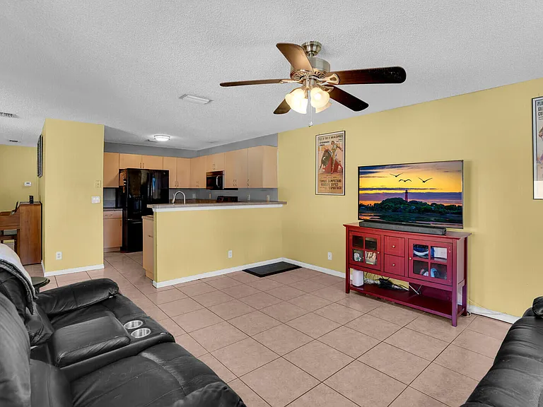 3331 Commodore Ct — Photo 5