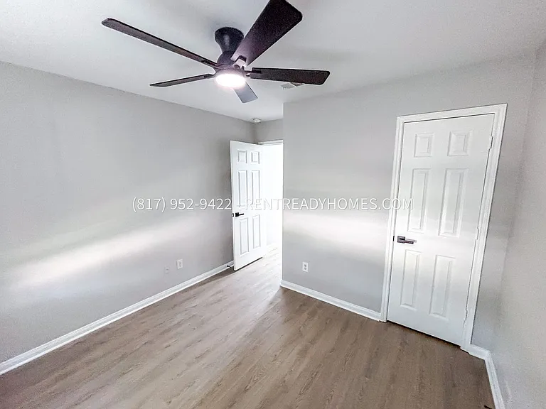 1102 S 1st St — Photo 5