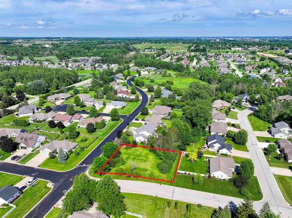 1373 W Starview Dr, Appleton, WI 54913