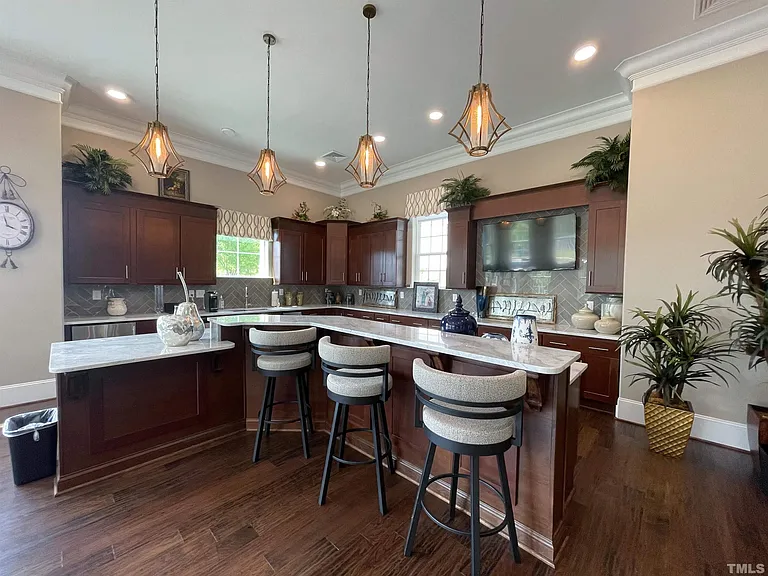 1221 Commack Dr — Photo 43