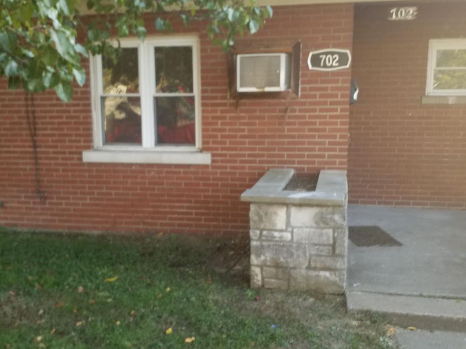 1st image of 702 1st St