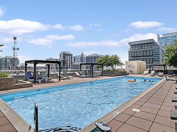 2nd image of 1400 S Michigan Ave APT 1311
