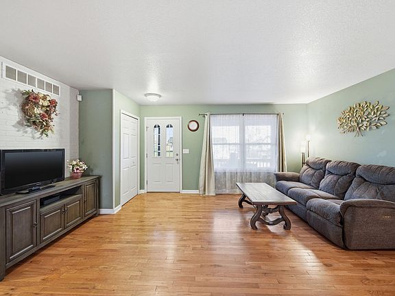4th image of 2624 Prairie Dr