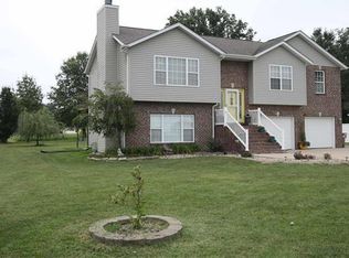 3234 Giger Rd, Highland, IL 62249