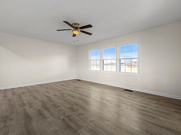 4th image of 456 Whites Gap Rd