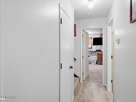 5th image of 7121 Chester Ct