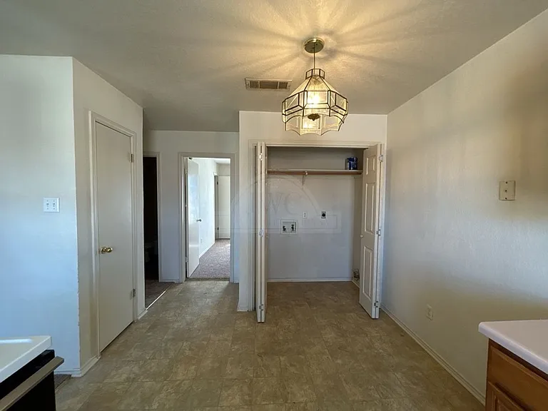 1702 Benttree Dr — Photo 8