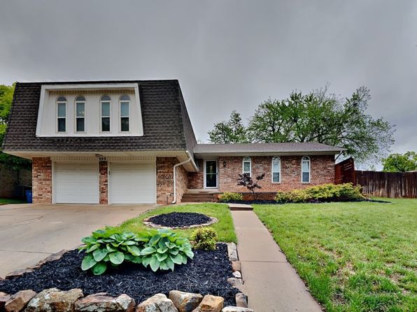 908 East Dr