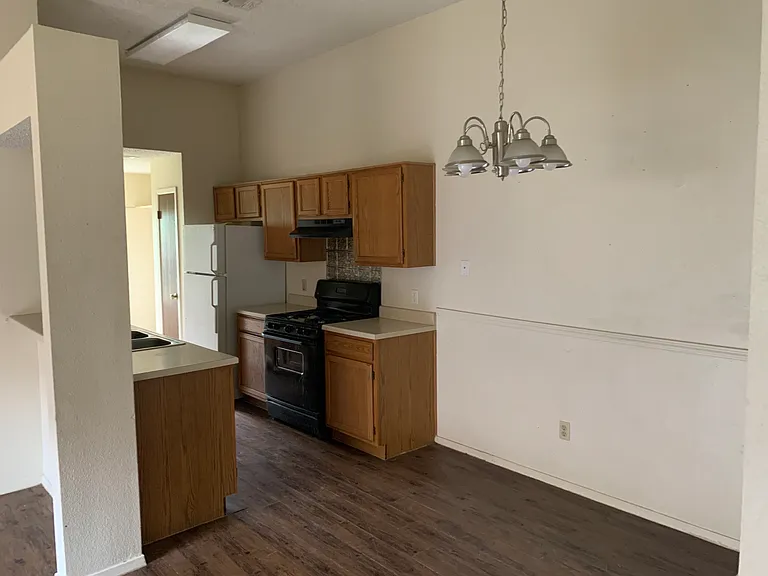 1506 S Medina St #A — Photo 9