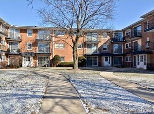 6853 N Northwest Hwy APT 2C, Chicago, IL 60631