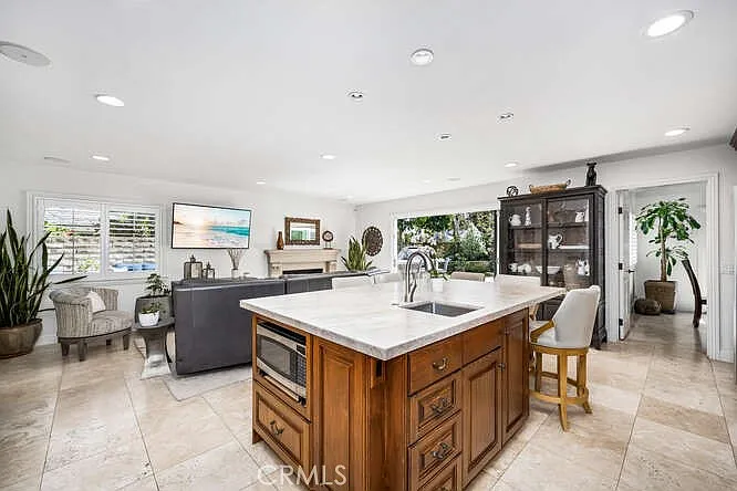 5 bed, 3.5 bath, 2798 sqft, $8,000 — Photo 4
