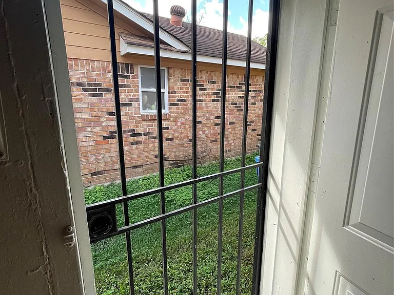 1212 Avenue M — Photo 20