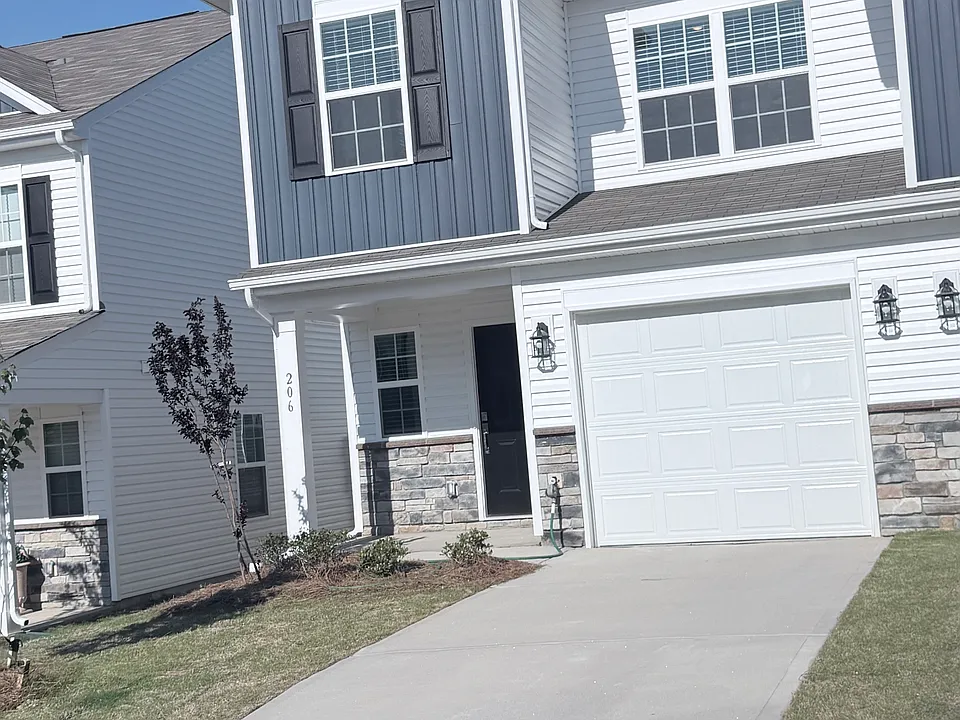 206 Hunthill Rd