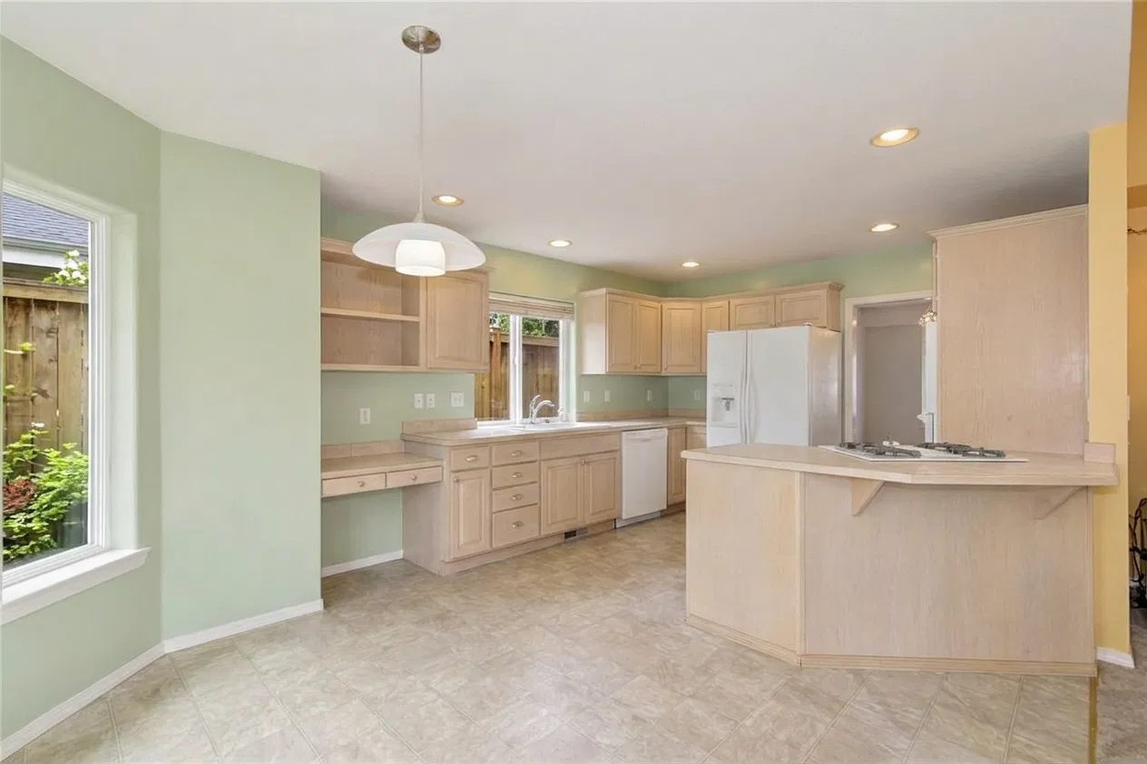 3 bed, 2.5 bath, 2170 sqft, $3,500 — Photo 3