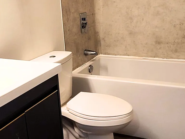 325 University Ave W #214 — Photo 7