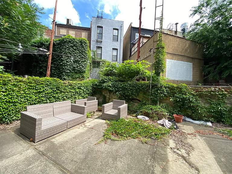 961 Seneca Ave #1B — Photo 15