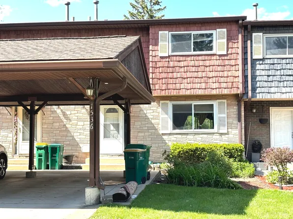 1536 Commanche Trl, Wheeling, IL 60090