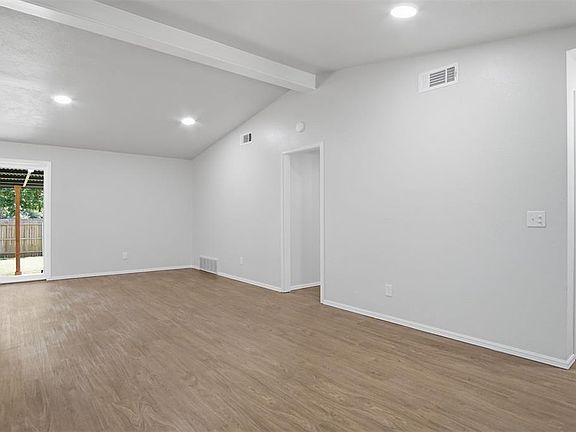 4th image of 3233 Chetwood Dr