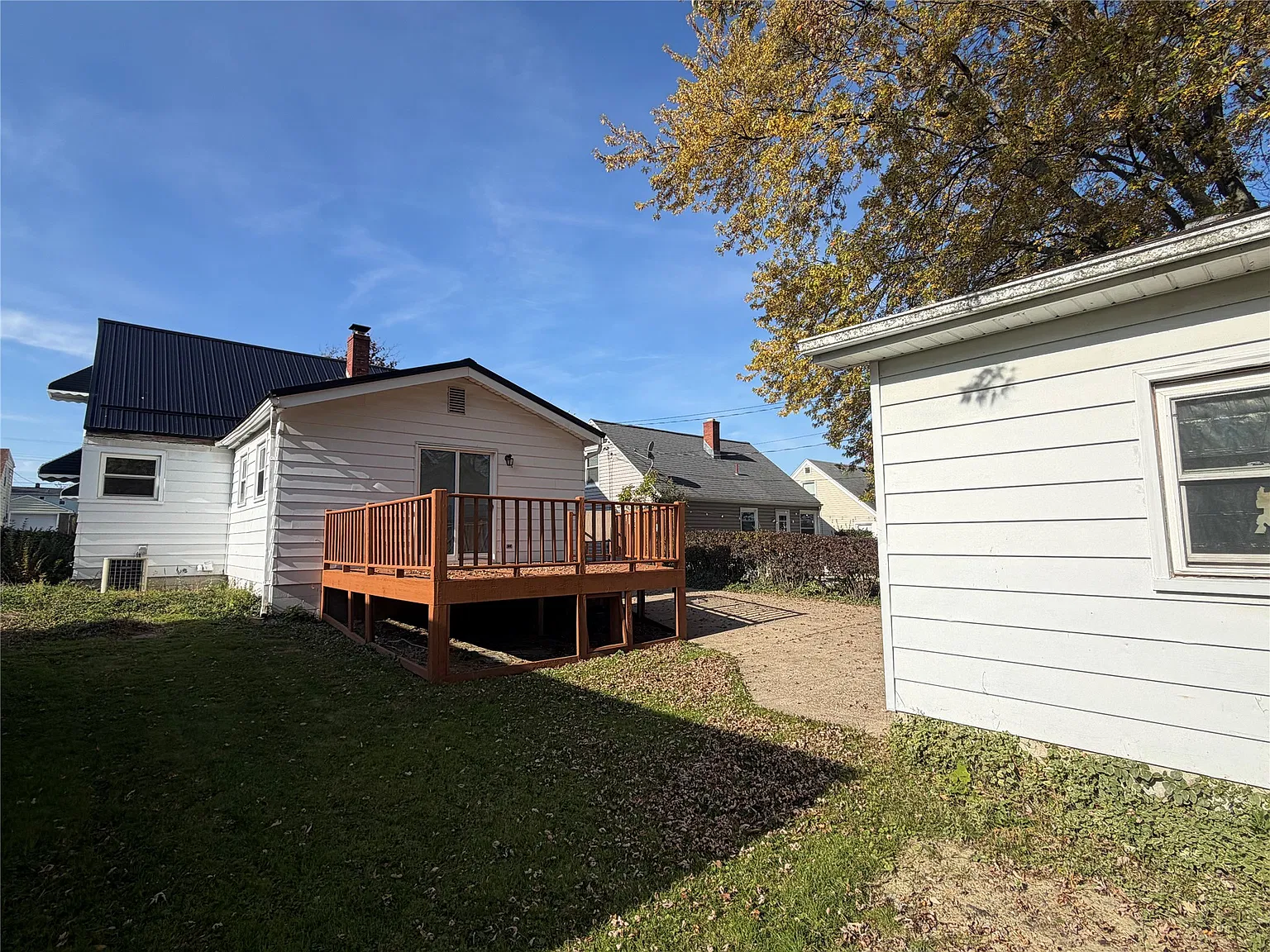 4 bed, 1.0 bath, 1410 sqft, $1,550 — Photo 3