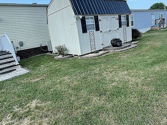 3rd image of 13280 Wisteria Dr