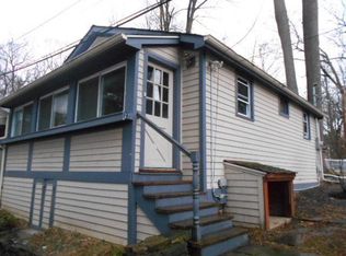 27 Pinewood Trl, Trumbull, CT 06611