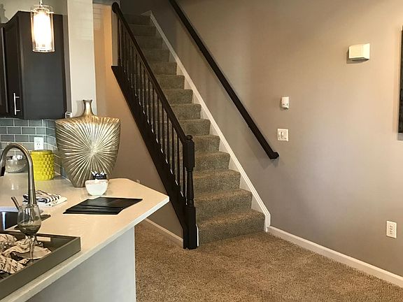 4th image of 222 King Farm Blvd