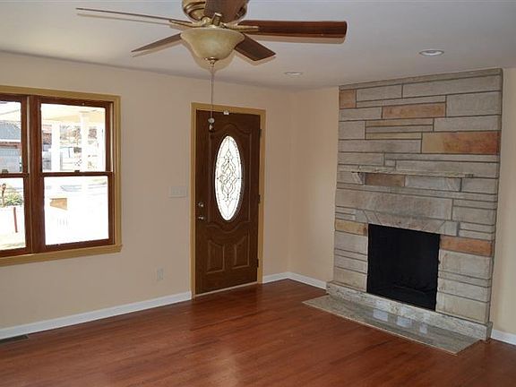 5th image of 4086 Elizabeth Dr