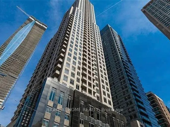 35 Balmuto St #1810, Toronto, ON M4Y 0A3
