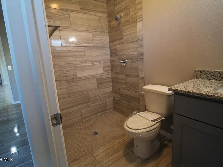 517 Val Verde St #B — Photo 41