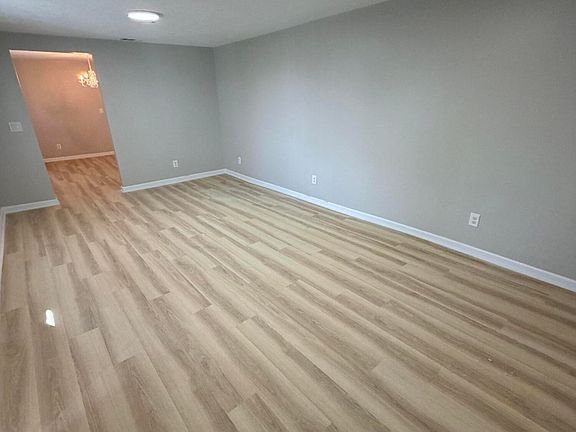 3rd image of 1610 Carpenter Street