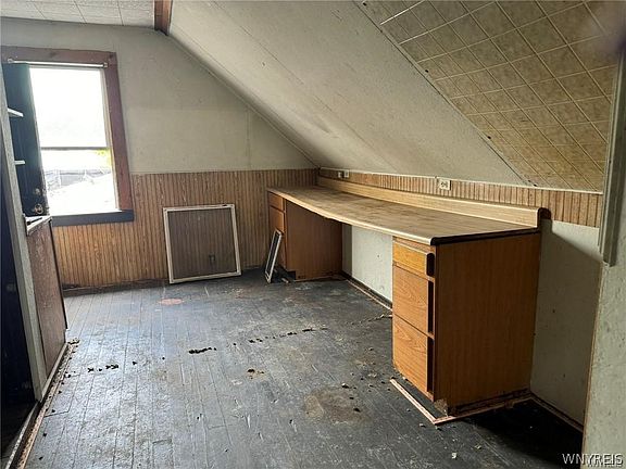 3rd image of 2966 Bailey Ave